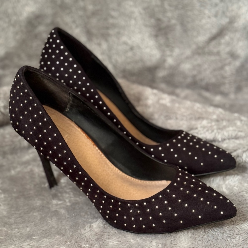 Mix No. 6 Women's Black Gold Studded Pumps (size 10W)